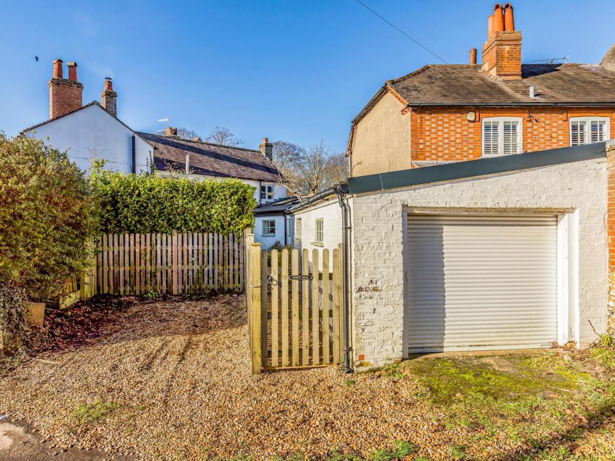 Pass The Keys Charming Downland Cottage Chichester Exterior foto